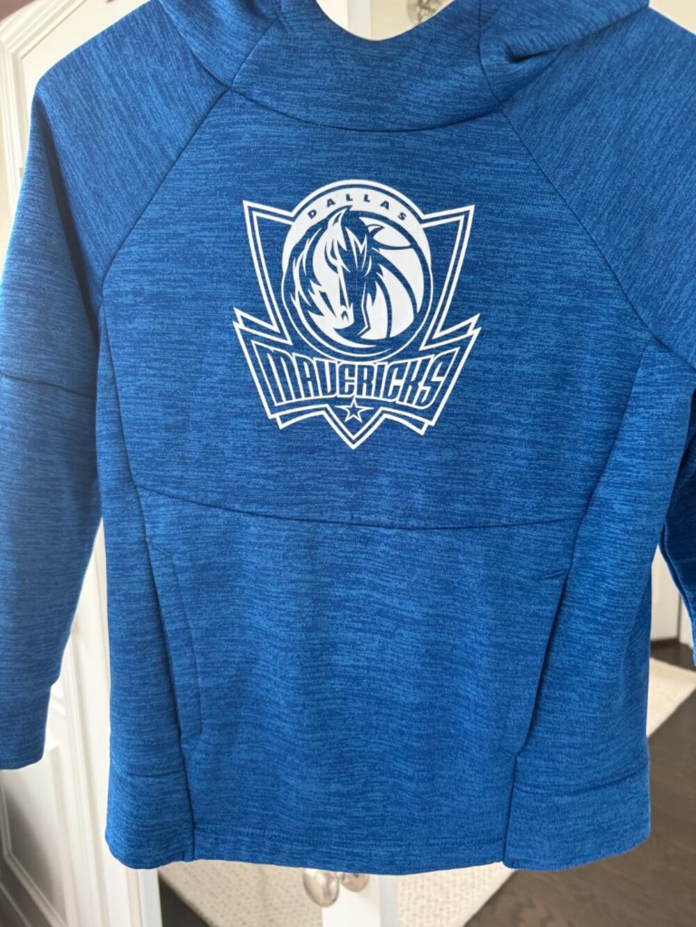 Kids Small - Dallas Mavericks Hoodie